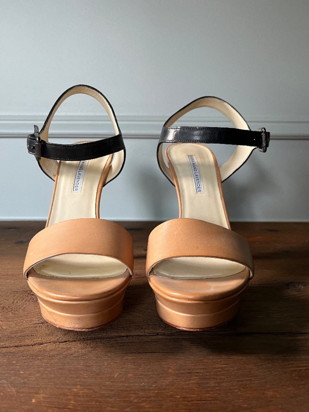 Vera Wang Leather tan and black Heels